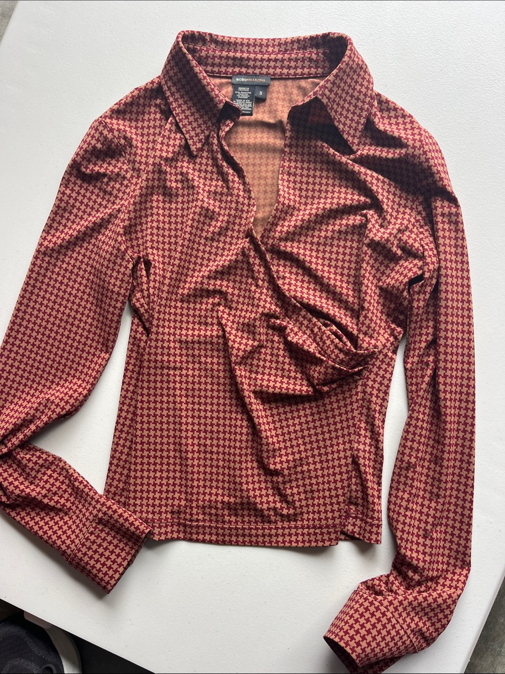 BCBGMaxAzria Red and Black Houndstooth Long-Sleeve Collared Top